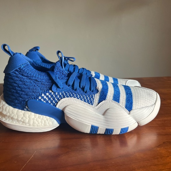 Adidas Trae Young 2 White/Blue Men’s Basketball Shoe (H03839) - Picture 3 of 7